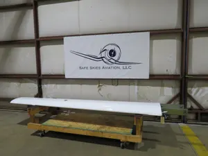 2001 Diamond DA-40-180 Right Hand Wing S/N 40.044 (0326-98)